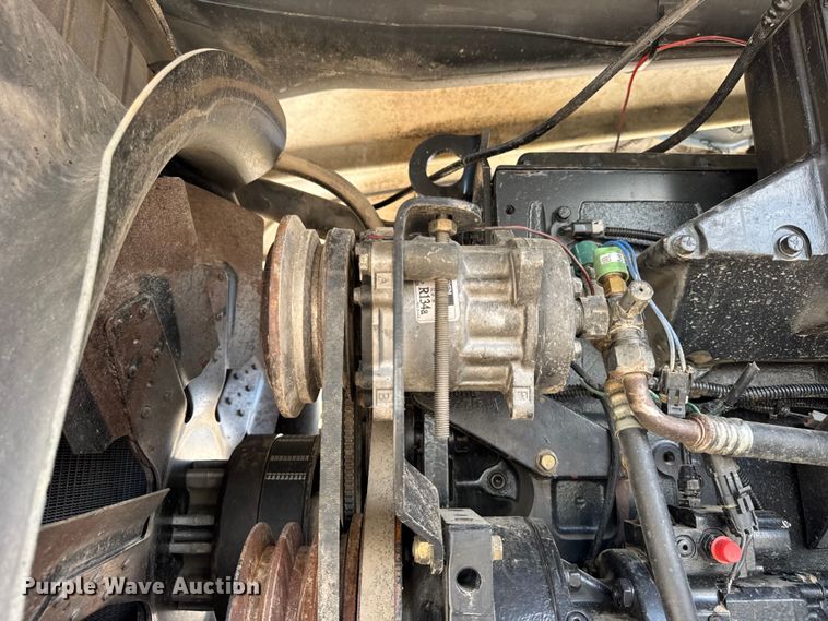 image for item ER0052 2000 New Holland 9884 4WD tractor