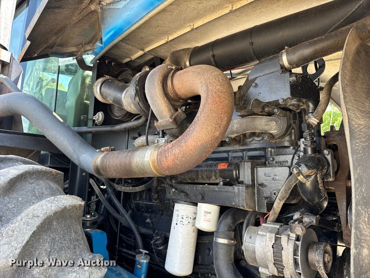 image for item ER0052 2000 New Holland 9884 4WD tractor