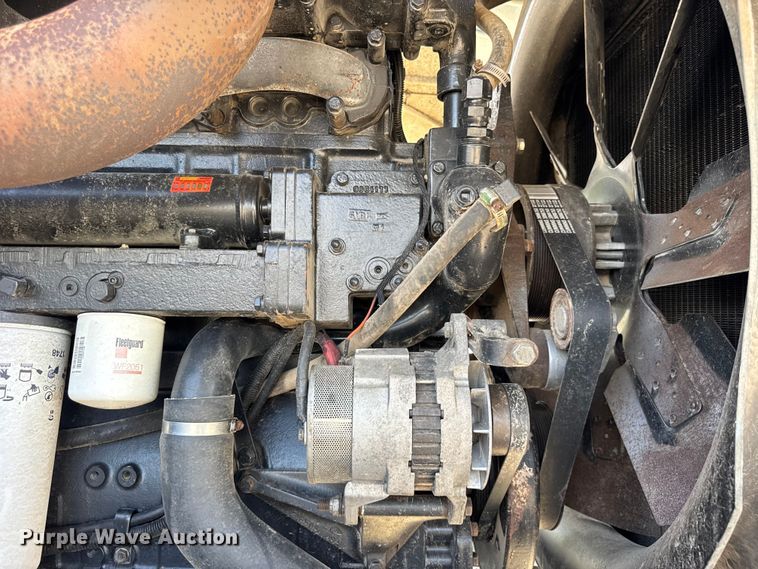 image for item ER0052 2000 New Holland 9884 4WD tractor