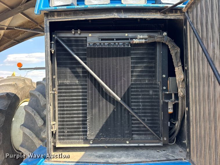 image for item ER0052 2000 New Holland 9884 4WD tractor