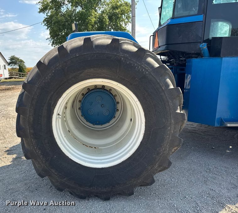 image for item ER0052 2000 New Holland 9884 4WD tractor