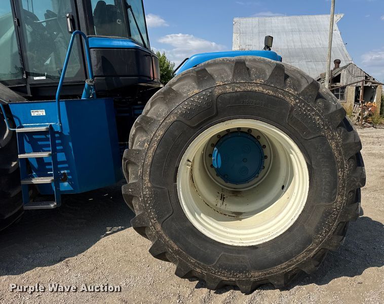 image for item ER0052 2000 New Holland 9884 4WD tractor