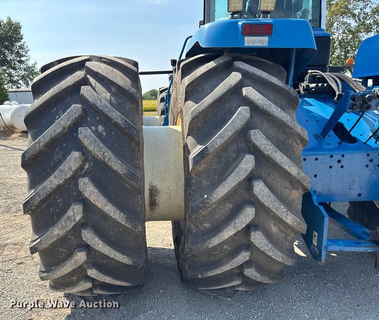 image for item ER0052 2000 New Holland 9884 4WD tractor