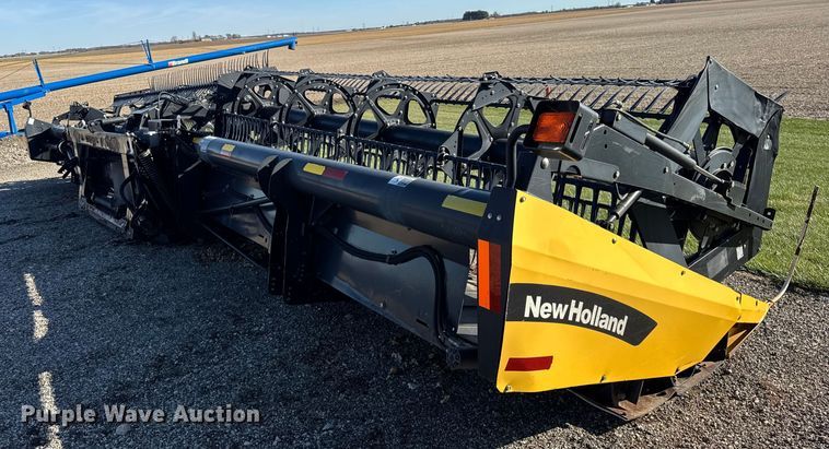 image for item ER0259 2005 New Holland 84C flex draper head