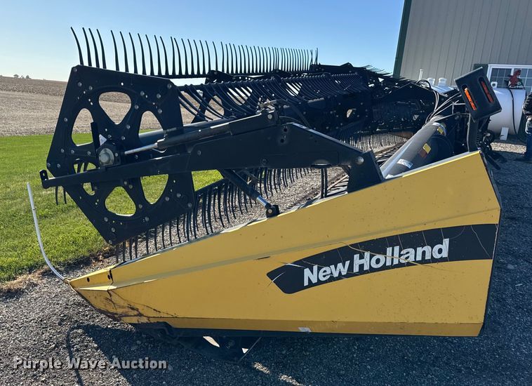 image for item ER0259 2005 New Holland 84C flex draper head