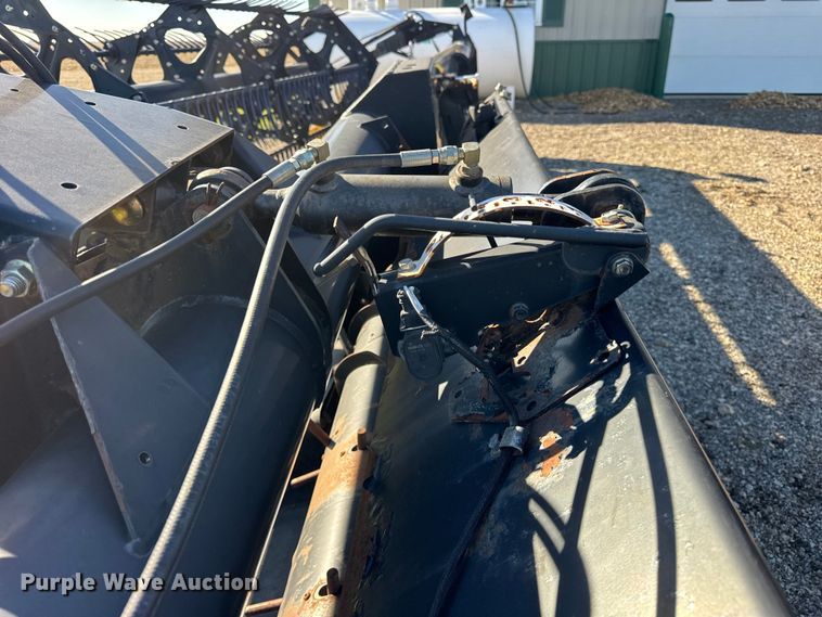 image for item ER0259 2005 New Holland 84C flex draper head