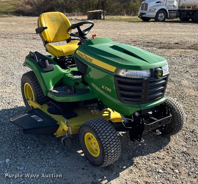 image for item ER0277 John Deere X730 lawn mower