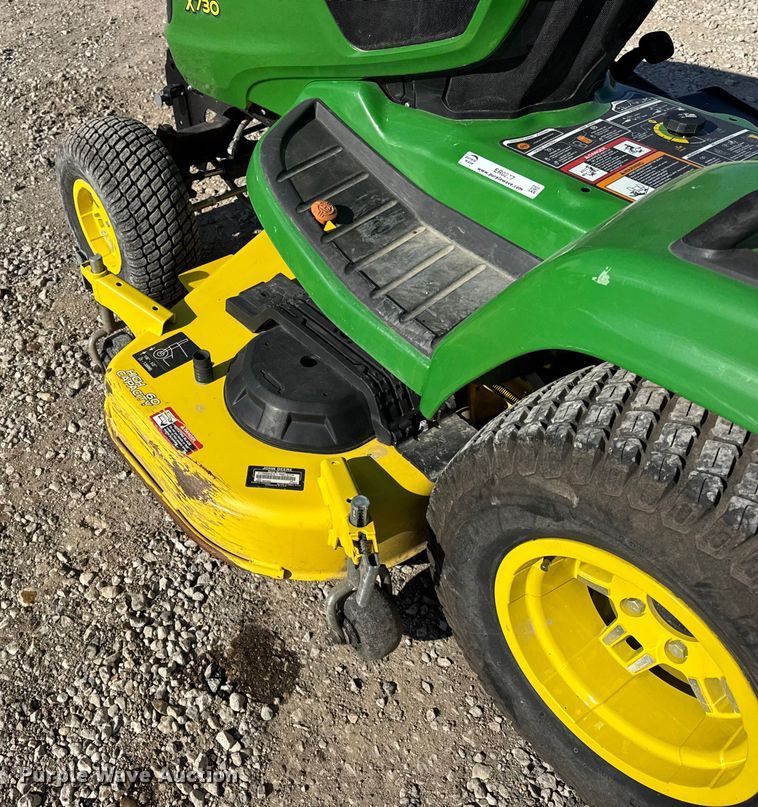 image for item ER0277 John Deere X730 lawn mower