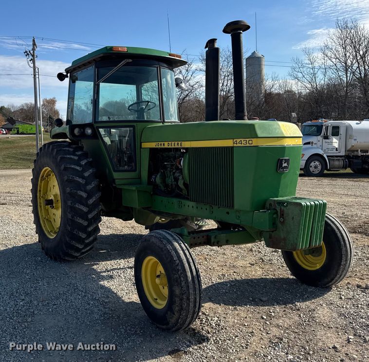 image for item ER0279 1975 John Deere 4430 tractor