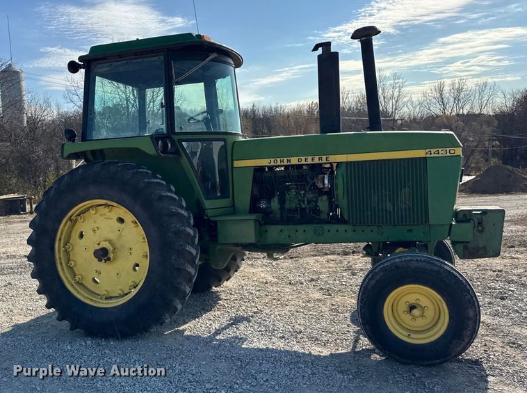 image for item ER0279 1975 John Deere 4430 tractor