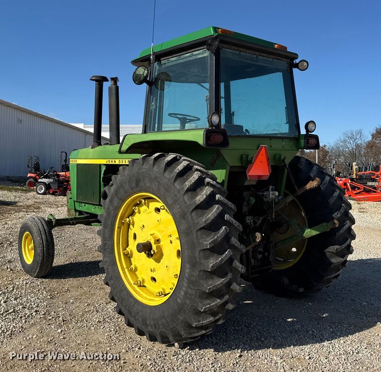 image for item ER0279 1975 John Deere 4430 tractor
