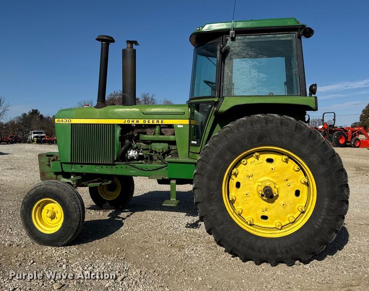 image for item ER0279 1975 John Deere 4430 tractor