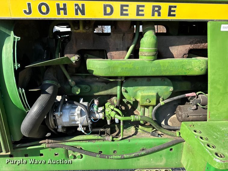 image for item ER0279 1975 John Deere 4430 tractor