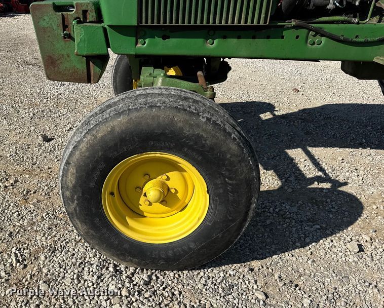 image for item ER0279 1975 John Deere 4430 tractor