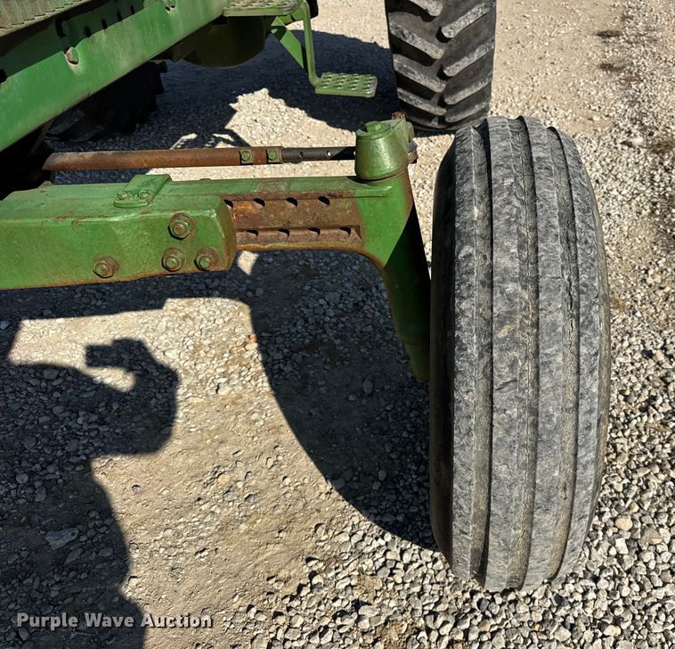 image for item ER0279 1975 John Deere 4430 tractor