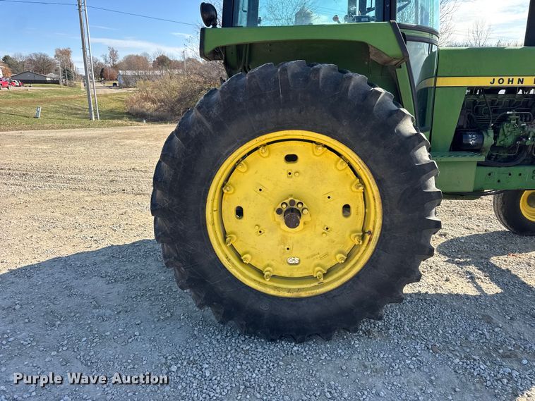 image for item ER0279 1975 John Deere 4430 tractor