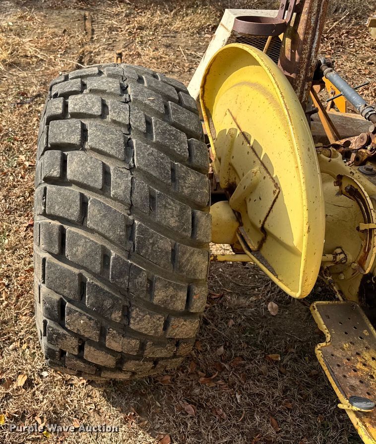 image for item ER0283 Ford 2110 tractor