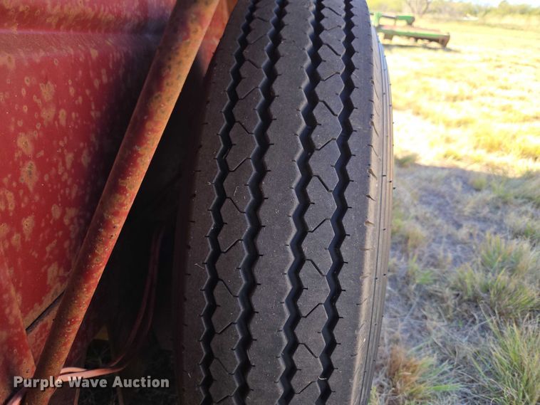 image for item ET5233 1996 W-W Trailer Manufacturers livestock trailer