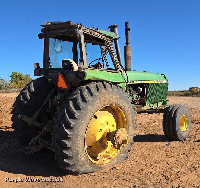 image for item ET5237 1988 John Deere 4650 tractor
