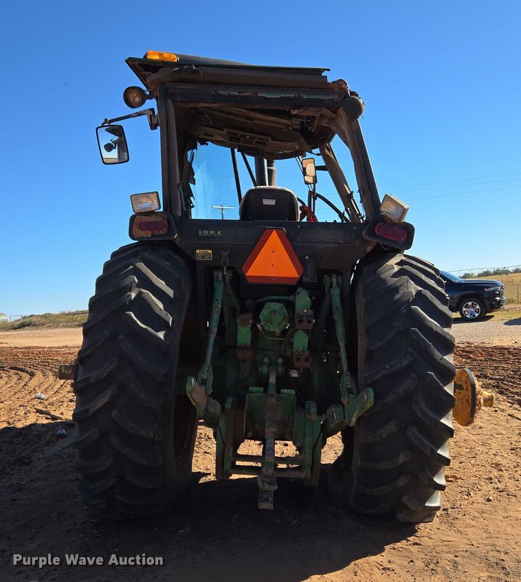 image for item ET5237 1988 John Deere 4650 tractor