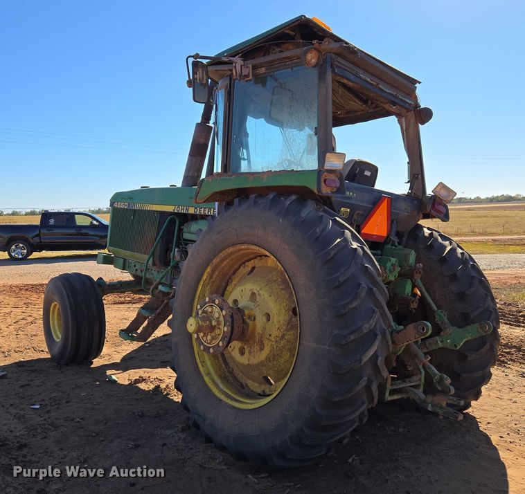 image for item ET5237 1988 John Deere 4650 tractor