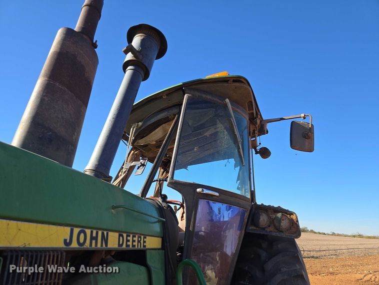 image for item ET5237 1988 John Deere 4650 tractor