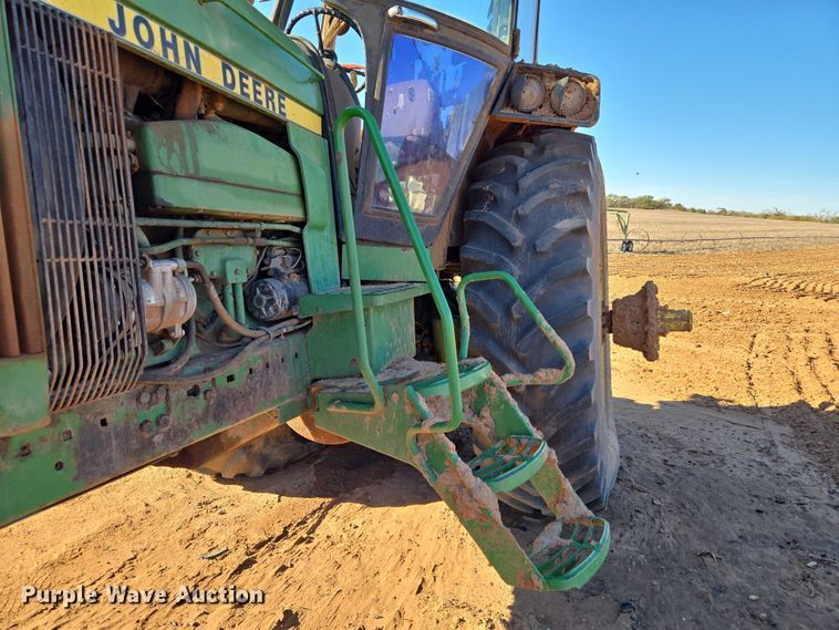 image for item ET5237 1988 John Deere 4650 tractor