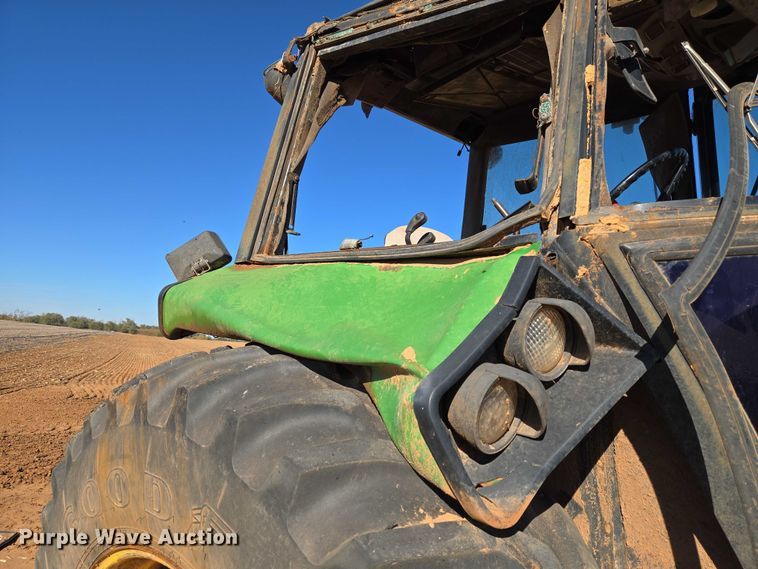 image for item ET5237 1988 John Deere 4650 tractor