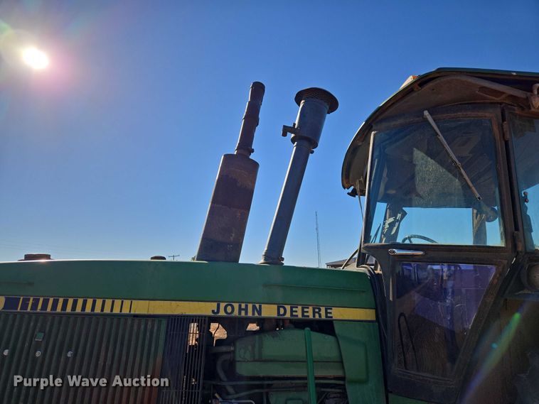 image for item ET5237 1988 John Deere 4650 tractor