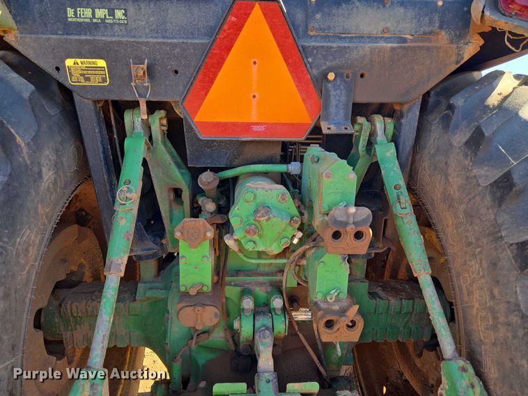 image for item ET5237 1988 John Deere 4650 tractor