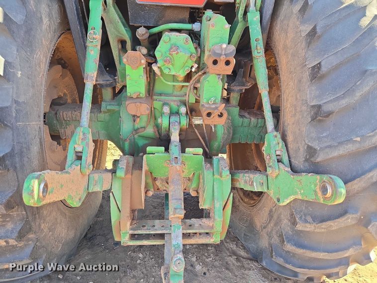 image for item ET5237 1988 John Deere 4650 tractor