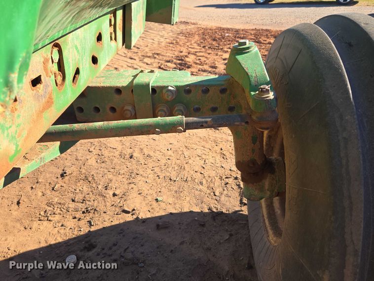 image for item ET5237 1988 John Deere 4650 tractor