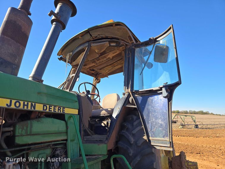 image for item ET5237 1988 John Deere 4650 tractor