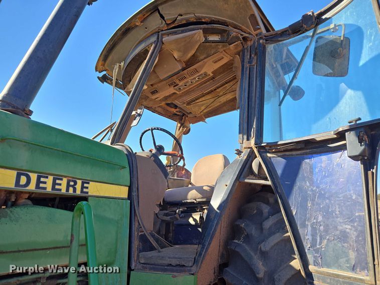 image for item ET5237 1988 John Deere 4650 tractor