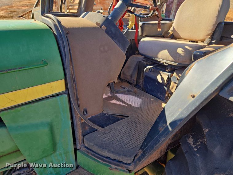 image for item ET5237 1988 John Deere 4650 tractor