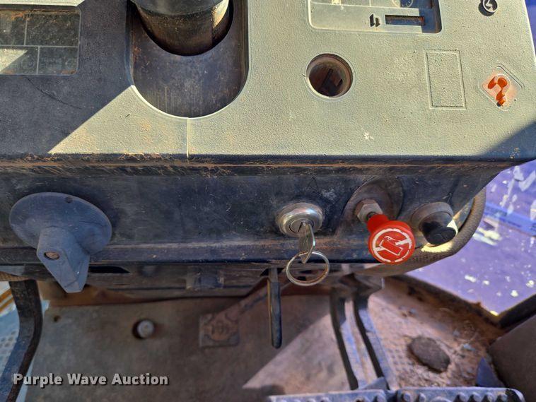 image for item ET5237 1988 John Deere 4650 tractor