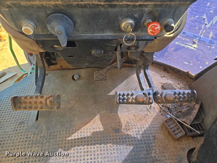 image for item ET5237 1988 John Deere 4650 tractor