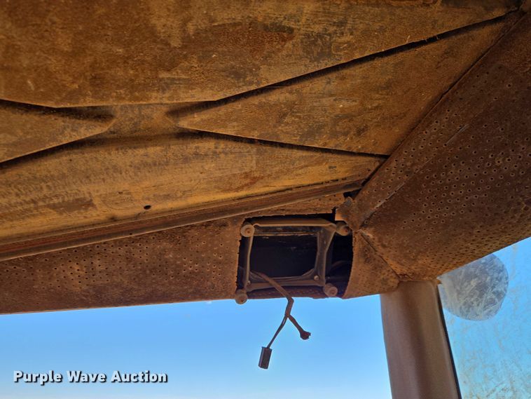 image for item ET5237 1988 John Deere 4650 tractor