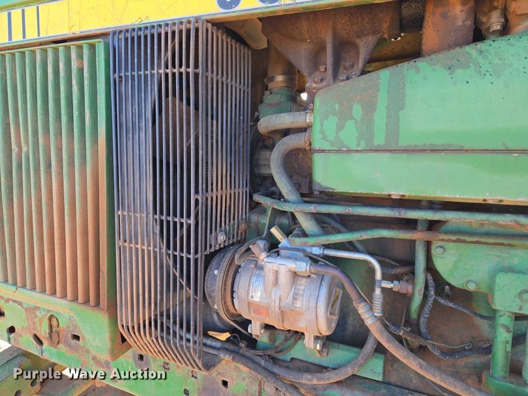 image for item ET5237 1988 John Deere 4650 tractor