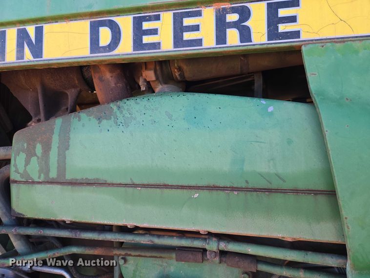 image for item ET5237 1988 John Deere 4650 tractor