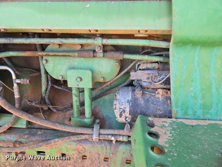 image for item ET5237 1988 John Deere 4650 tractor