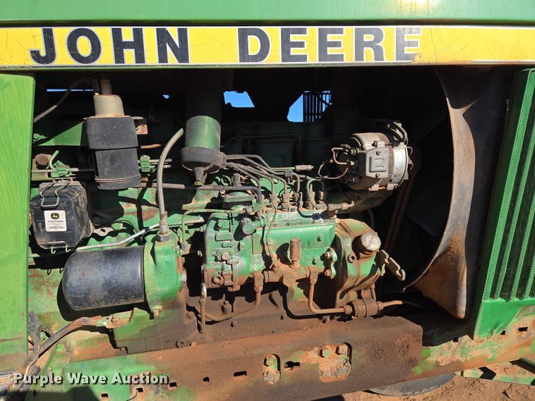 image for item ET5237 1988 John Deere 4650 tractor