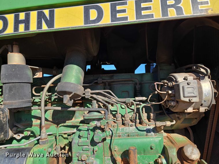 image for item ET5237 1988 John Deere 4650 tractor