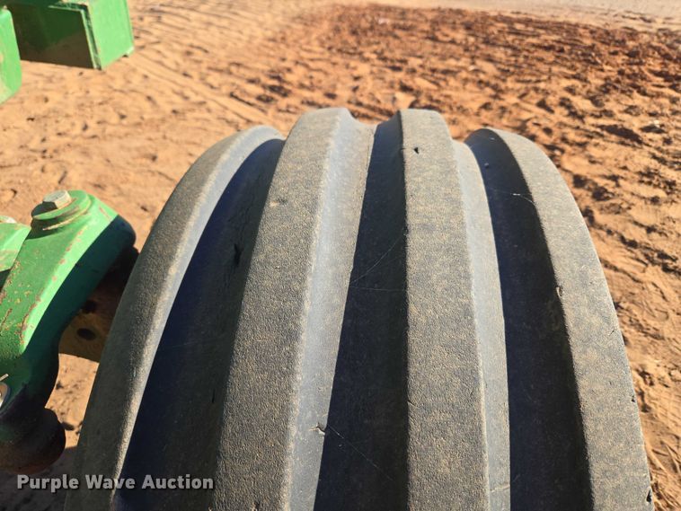 image for item ET5237 1988 John Deere 4650 tractor