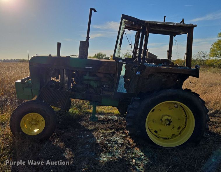 image for item ET5242 1977 John Deere 4230 tractor