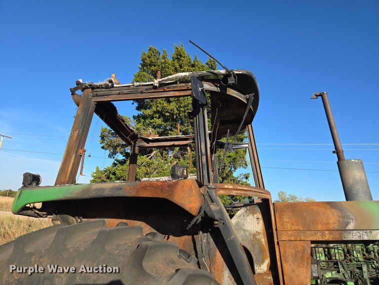 image for item ET5242 1977 John Deere 4230 tractor