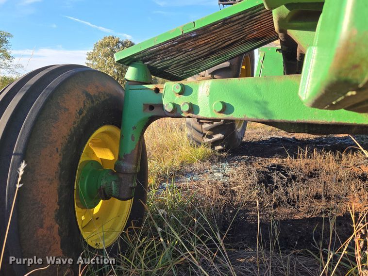 image for item ET5242 1977 John Deere 4230 tractor