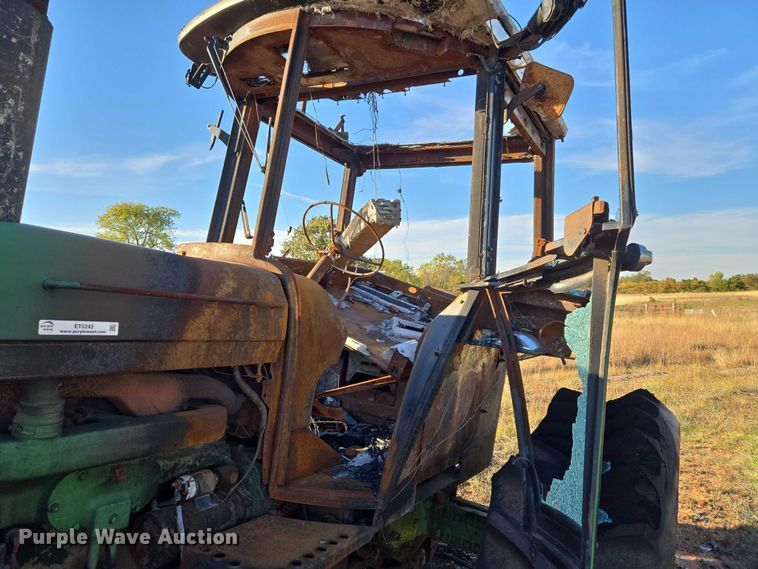 image for item ET5242 1977 John Deere 4230 tractor