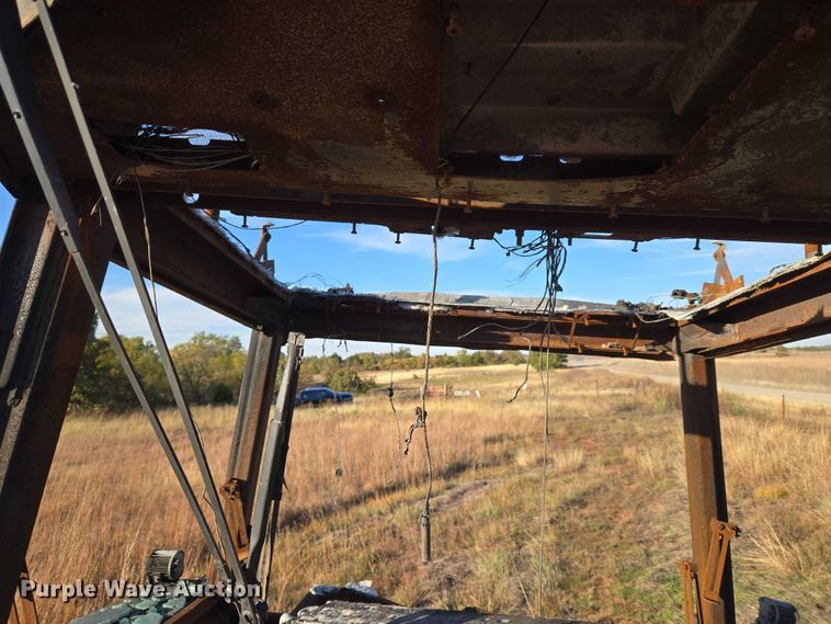 image for item ET5242 1977 John Deere 4230 tractor