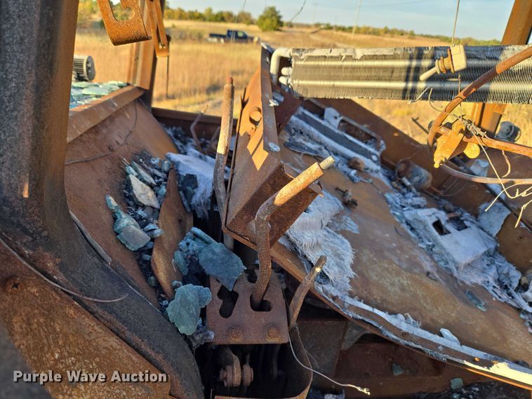 image for item ET5242 1977 John Deere 4230 tractor